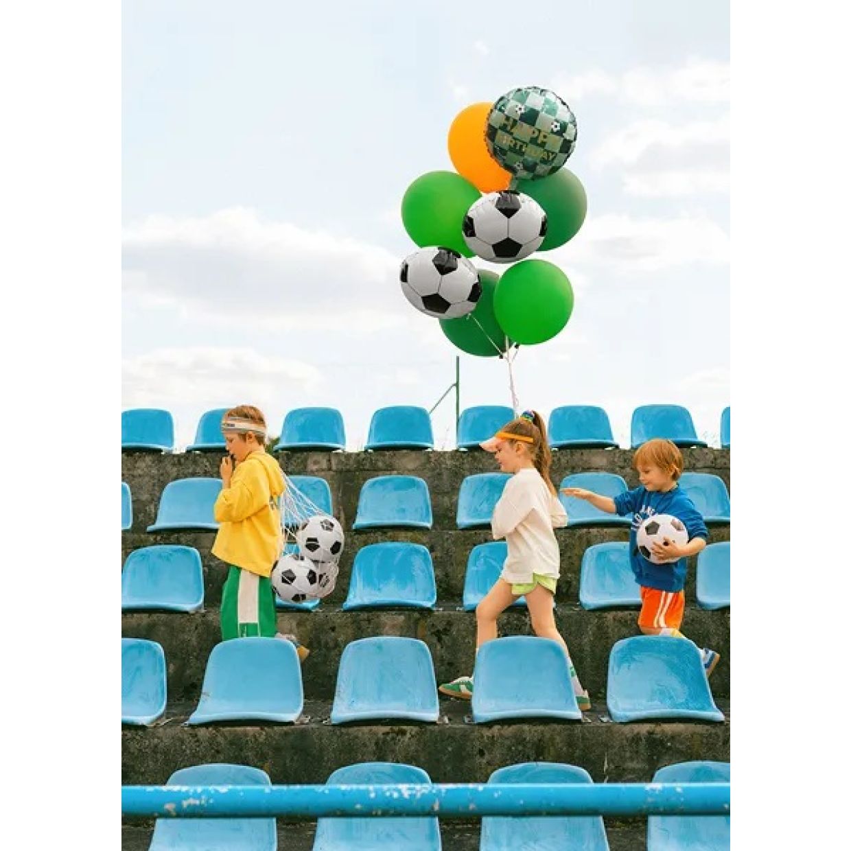 Happy Birthday with Soccer Balls - big fb296 arz 03 s balloon design in Bondi, Sydney
