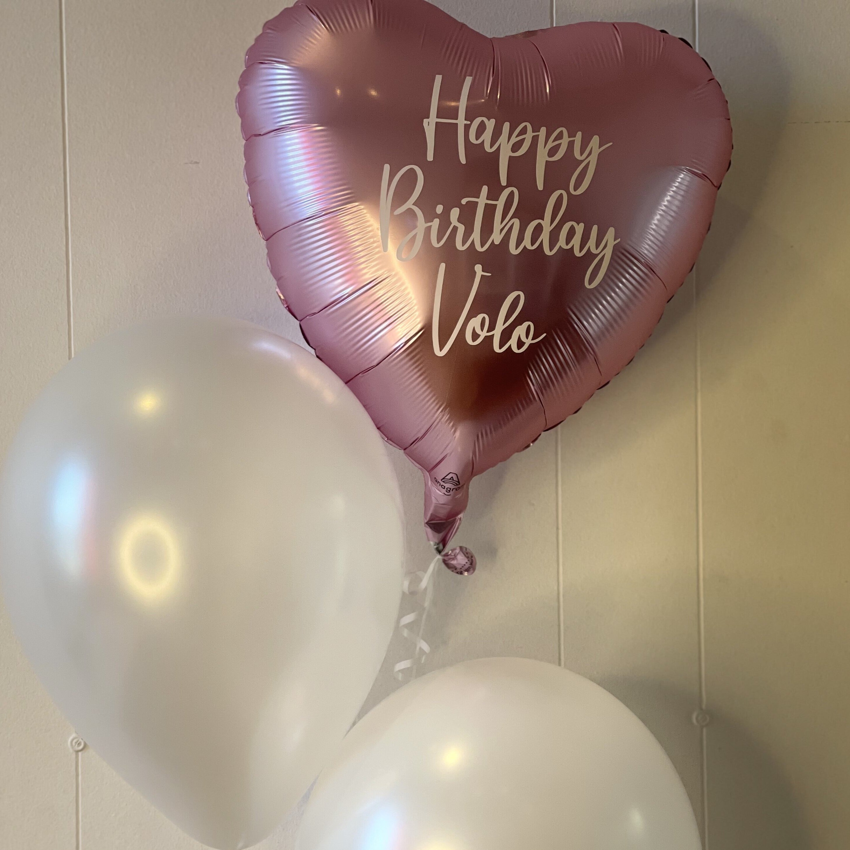 Personalised 45cm heart balloon with 3 latex balloons - img 5759 1 1 in Bondi, Sydney